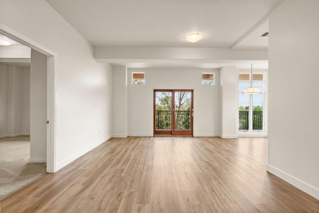 200 Sheridan 304 Property Photo 2