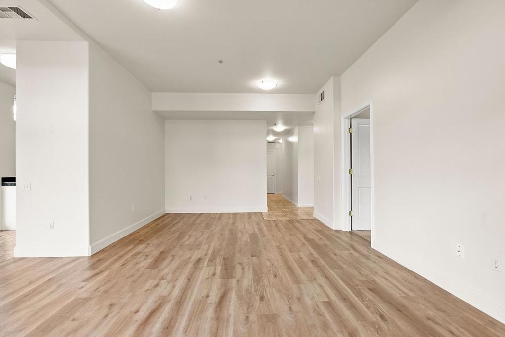 200 Sheridan 304 Property Photo 4