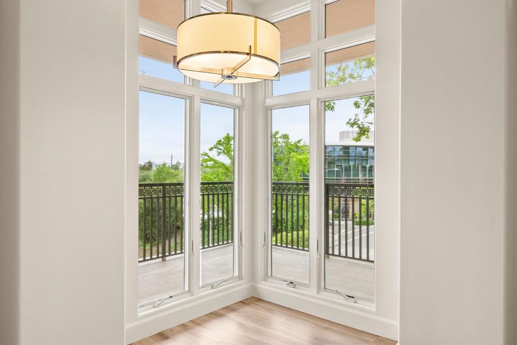 200 Sheridan 304 Property Photo 6