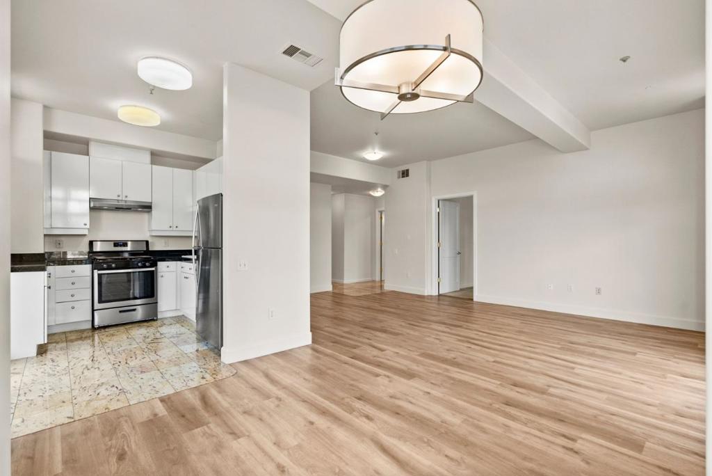 200 Sheridan 304 Property Photo 12