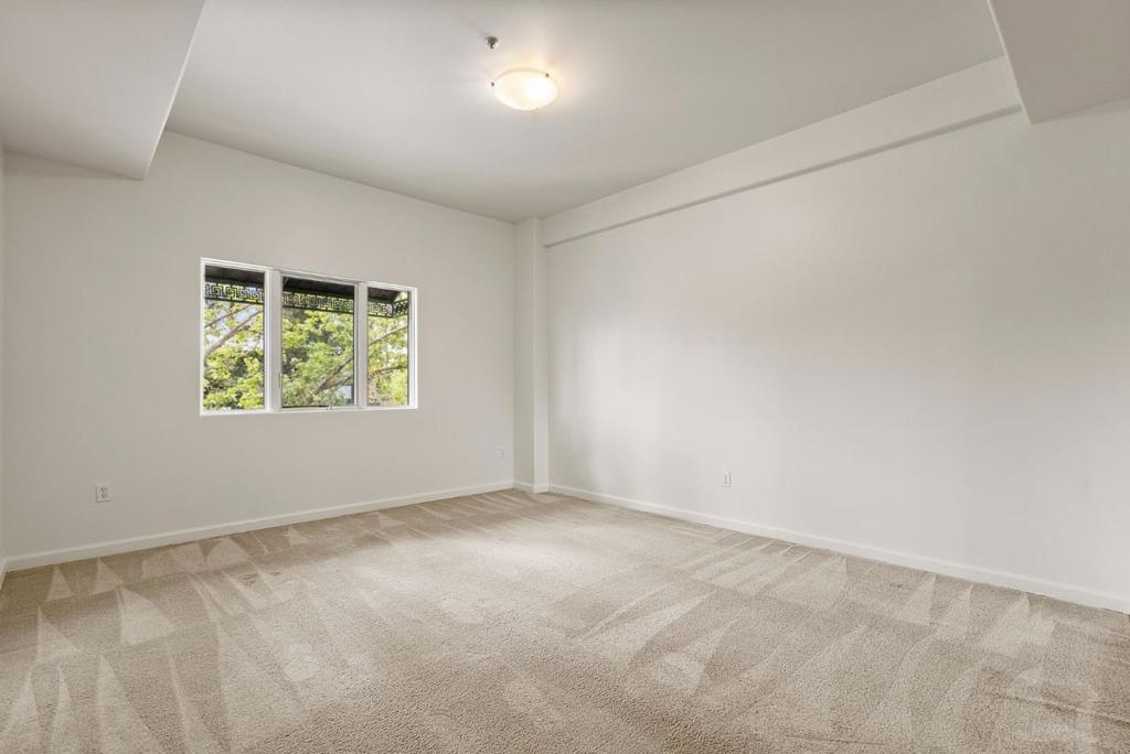 200 Sheridan 304 Property Photo 17