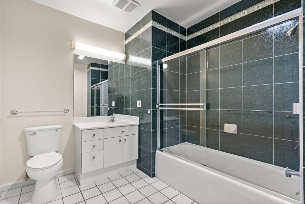 200 Sheridan 304 Property Photo 24