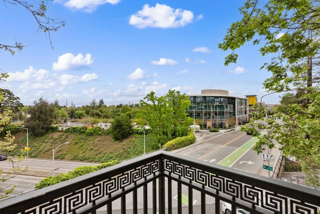 200 Sheridan 304 Property Photo 28