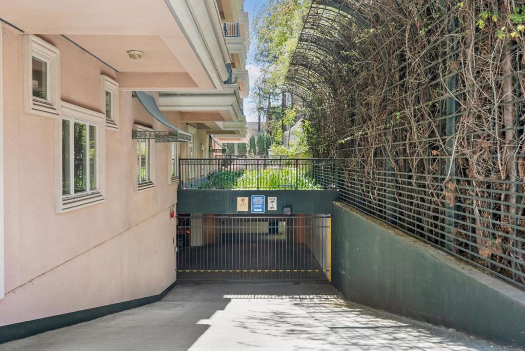 200 Sheridan 304 Property Photo 34