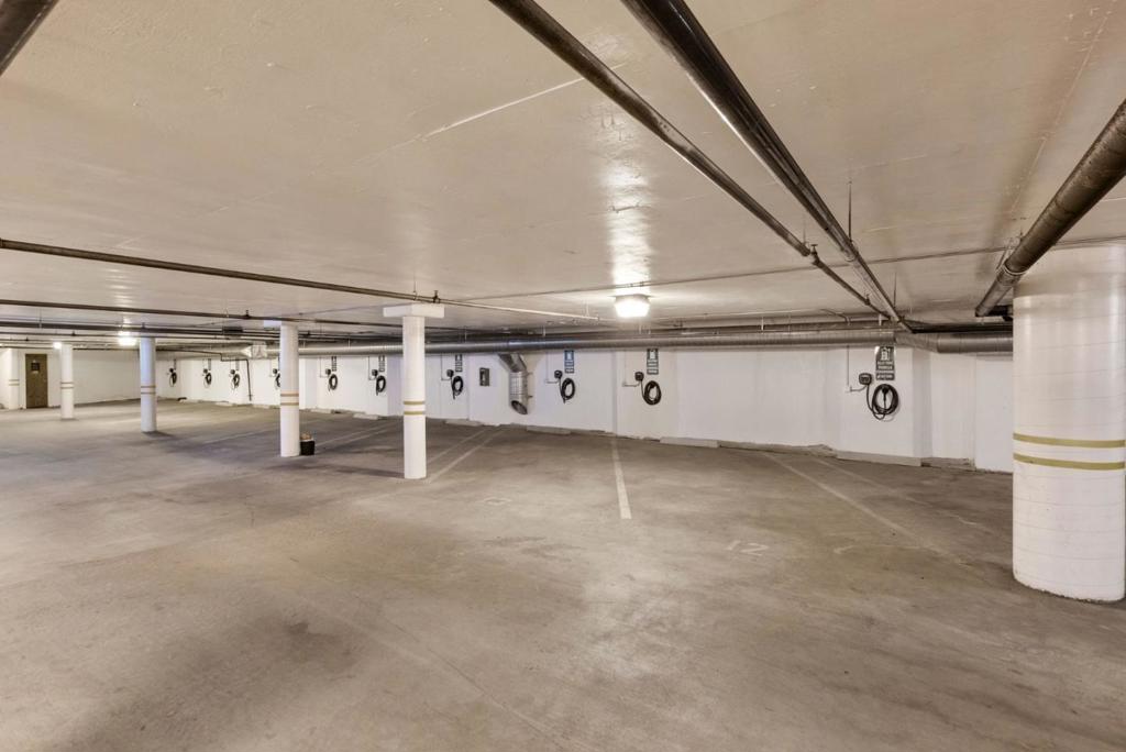 200 Sheridan 304 Property Photo 35