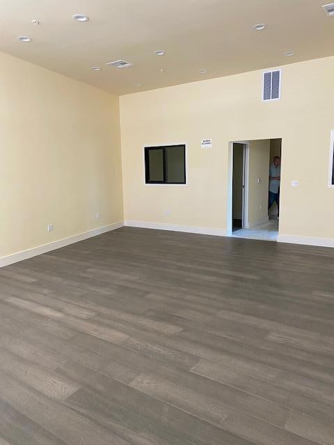 2557 El Camino Real Property Photo 10