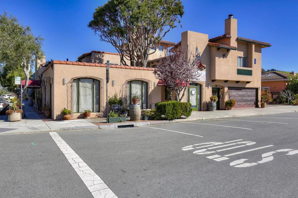 725 Correas Street Property Photo 1