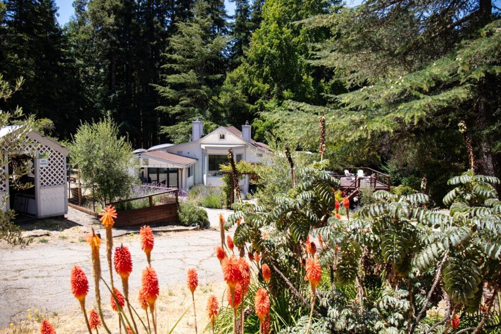1003 Laurel Glen Property Photo 4