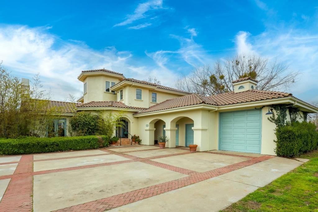 24943 N McIntire Road