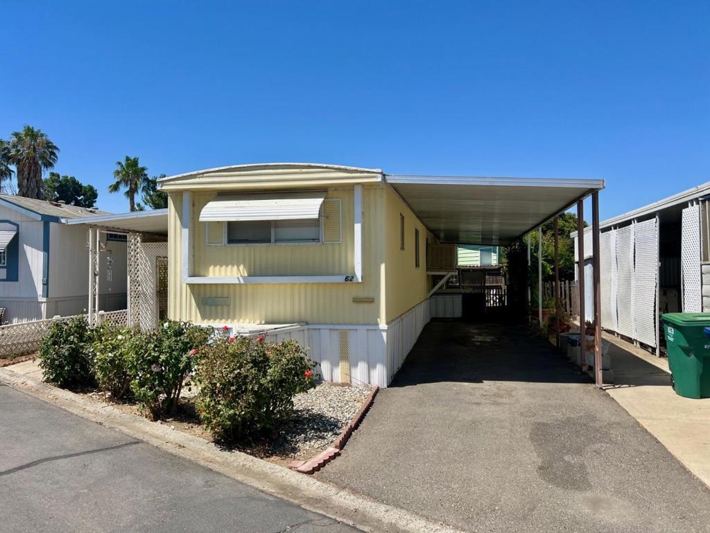 1400 Meredith Property Photo 1