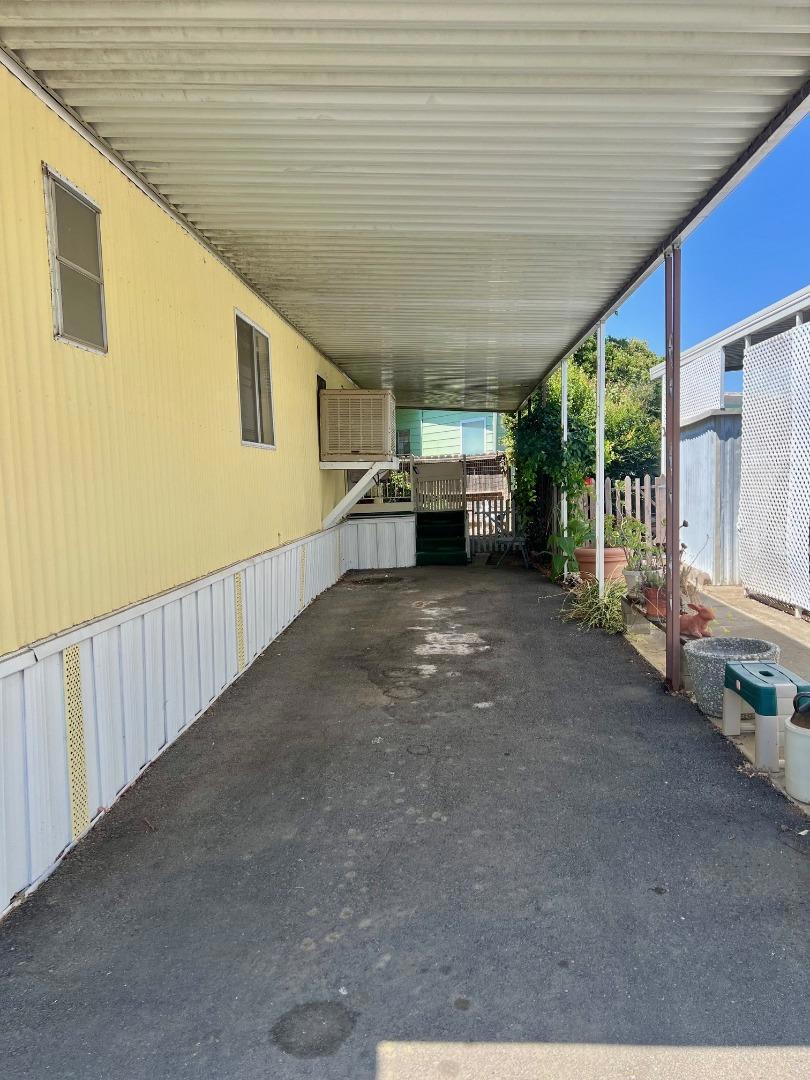 1400 Meredith Property Photo 4