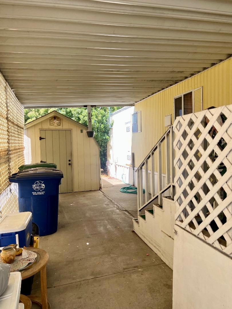 1400 Meredith Property Photo 5