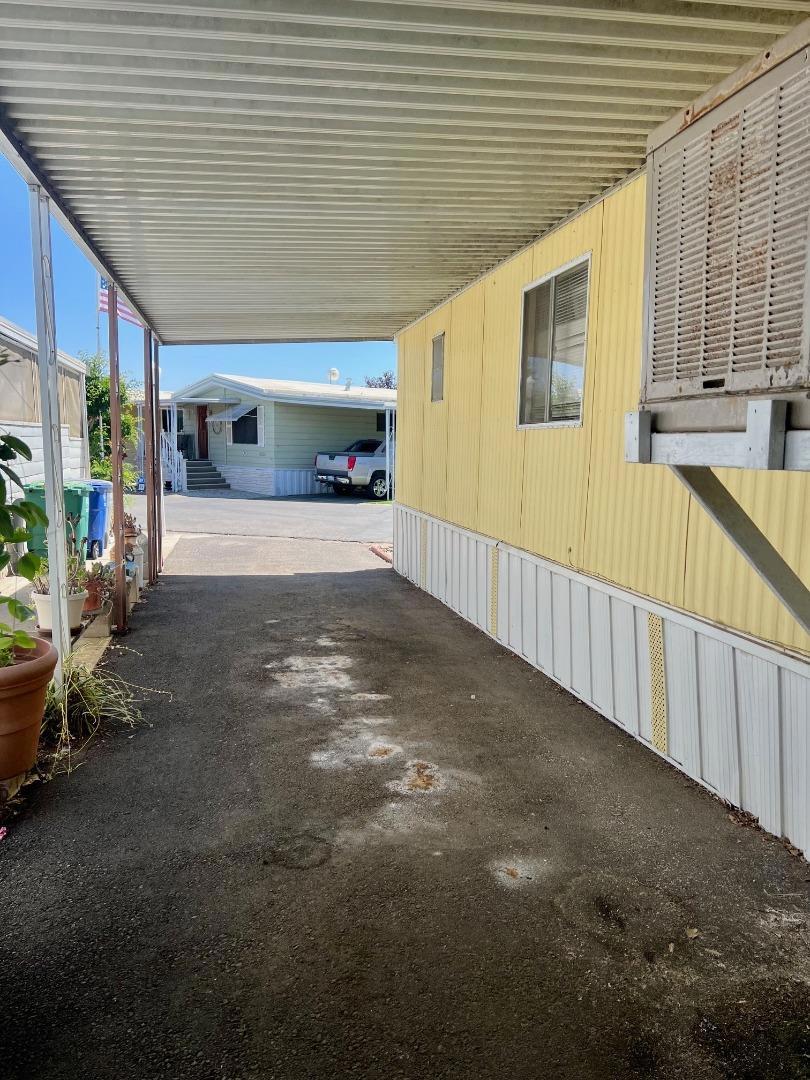 1400 Meredith Property Photo 7