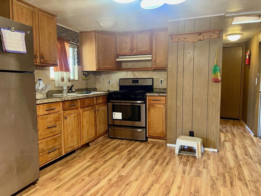 1400 Meredith Property Photo 9