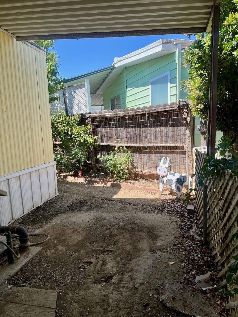 1400 Meredith Property Photo 14