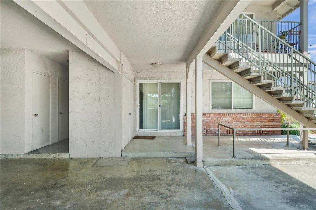 1002 W Iowa Avenue Property Photo 10