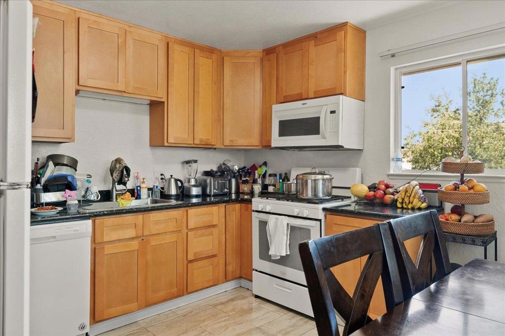 1002 W Iowa Avenue Property Photo 15