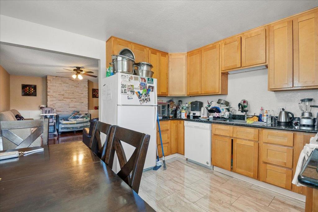 1002 W Iowa Avenue Property Photo 17