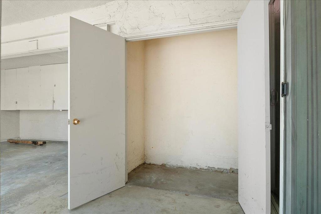 1002 W Iowa Avenue Property Photo 35