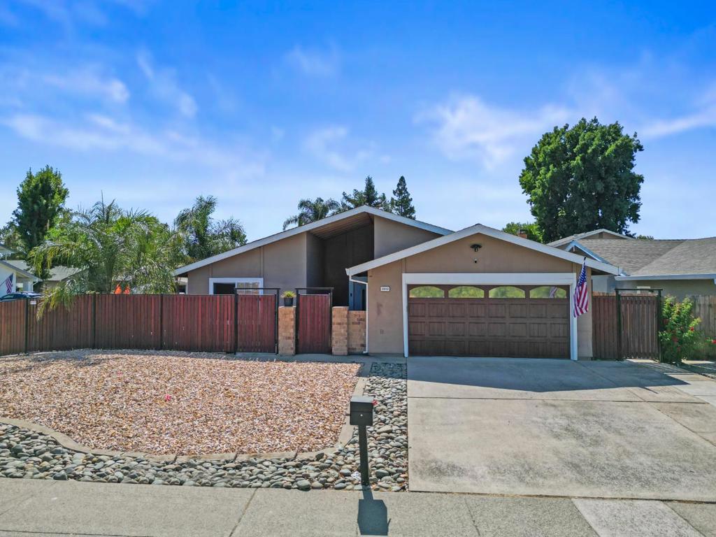 2640 Kansas Way Property Photo 1