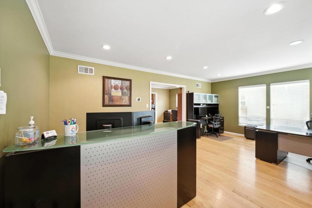 1414 Meridian Avenue Property Photo 3