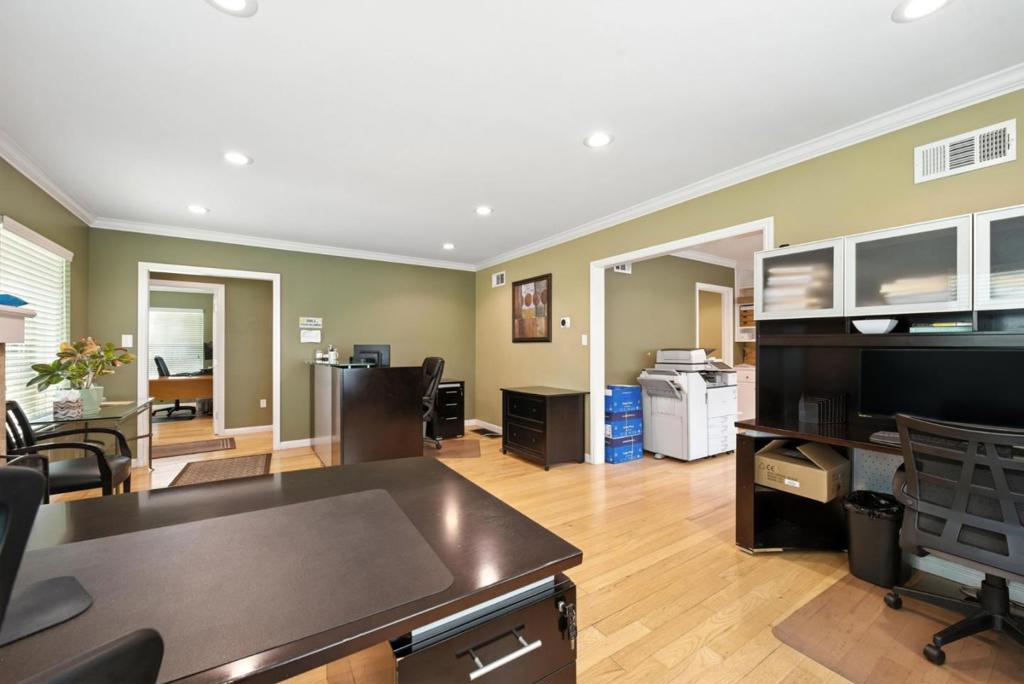 1414 Meridian Avenue Property Photo 4