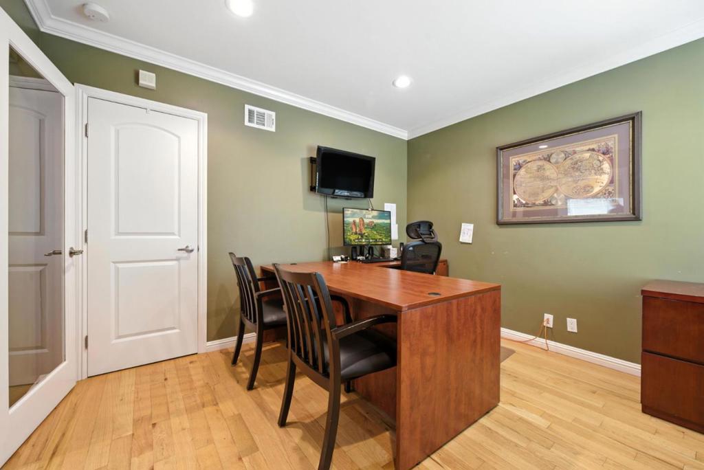 1414 Meridian Avenue Property Photo 8