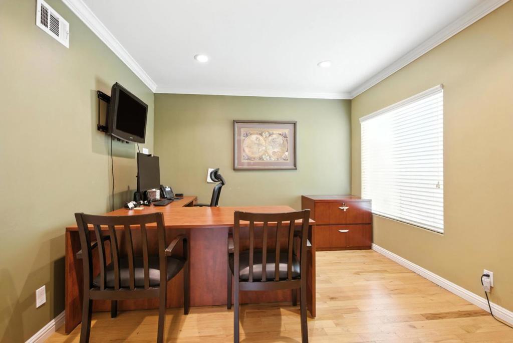 1414 Meridian Avenue Property Photo 9