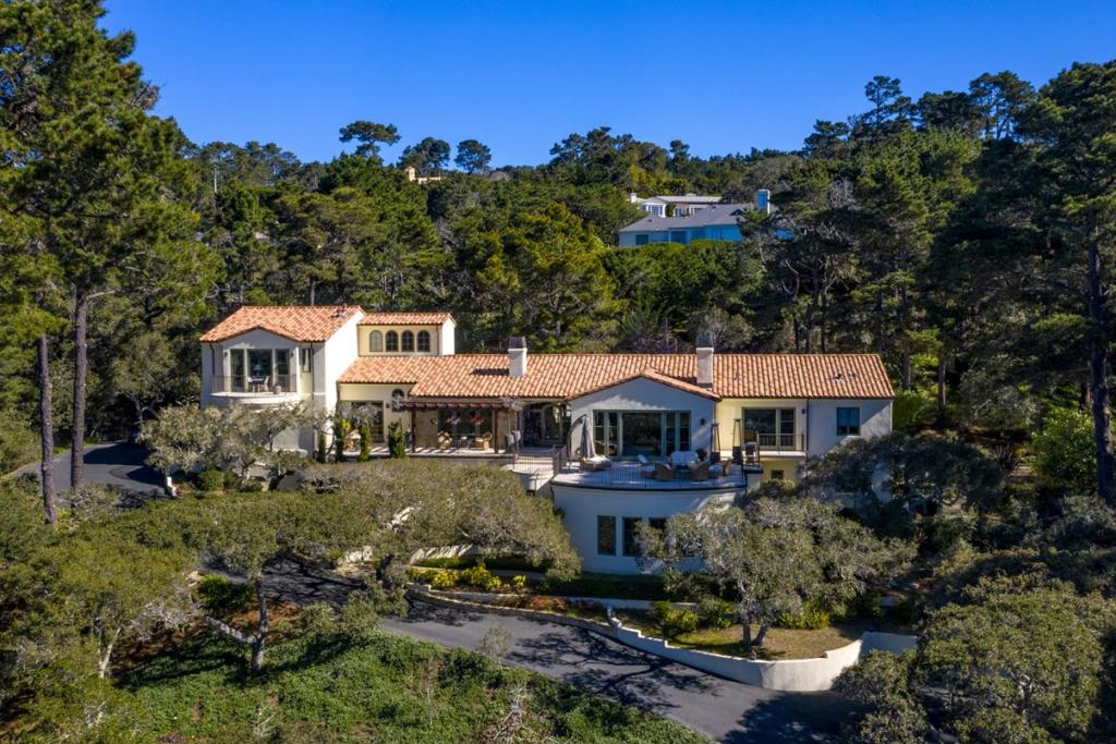 1565 Riata Road Property Photo 1