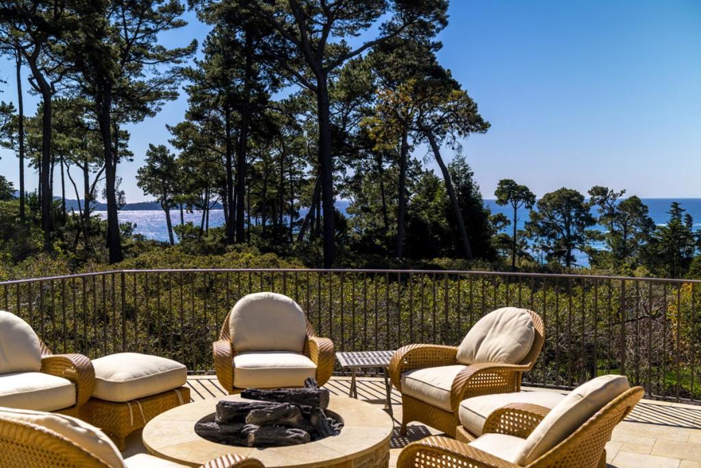 1565 Riata Road Property Photo 3
