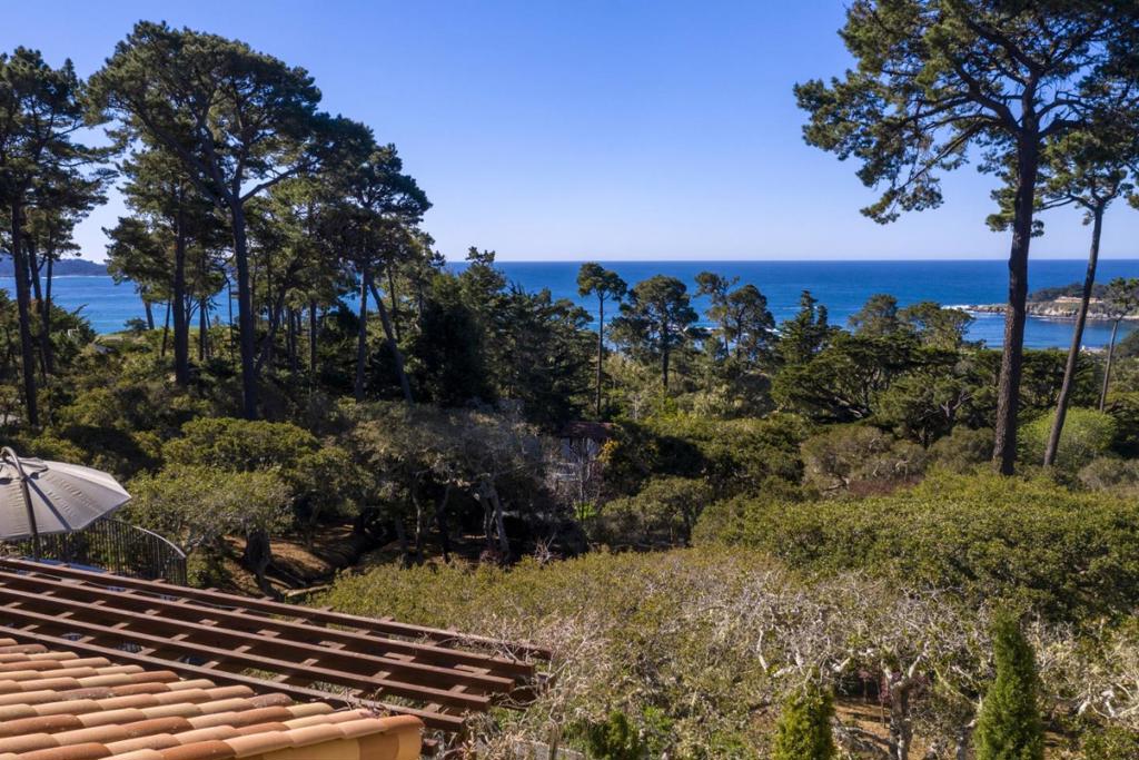 1565 Riata Road Property Photo 4