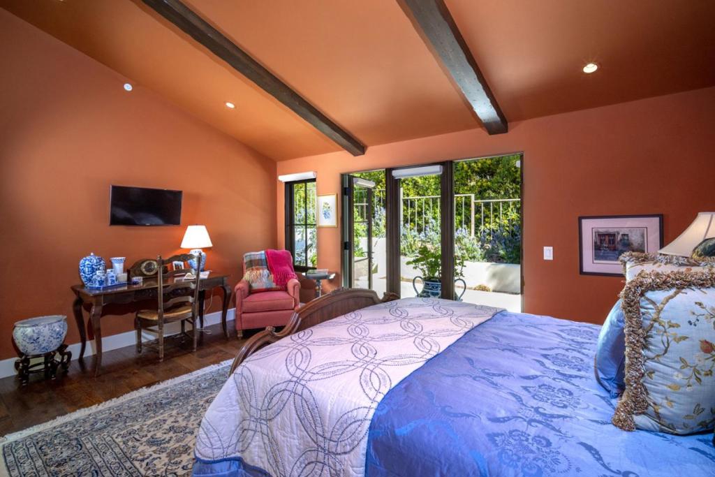 1565 Riata Road Property Photo 14