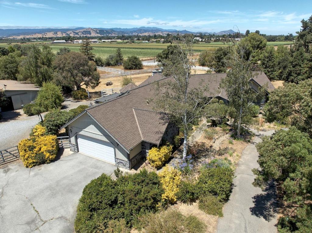 2000 Oscar Court Property Photo 1
