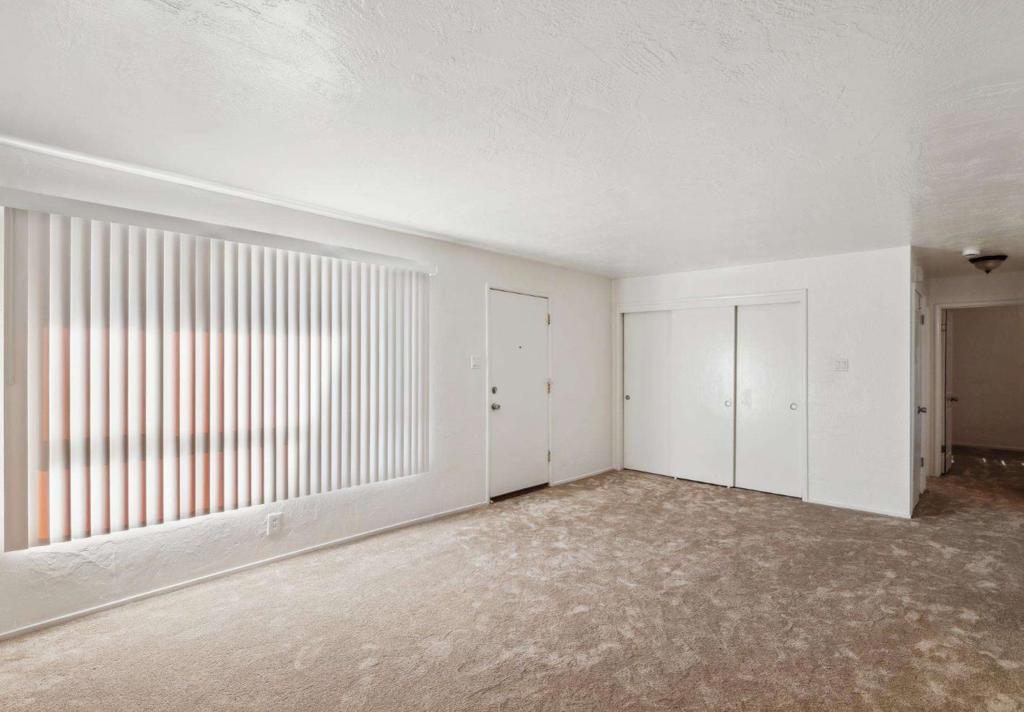 1327 Ashby Avenue Property Photo 7