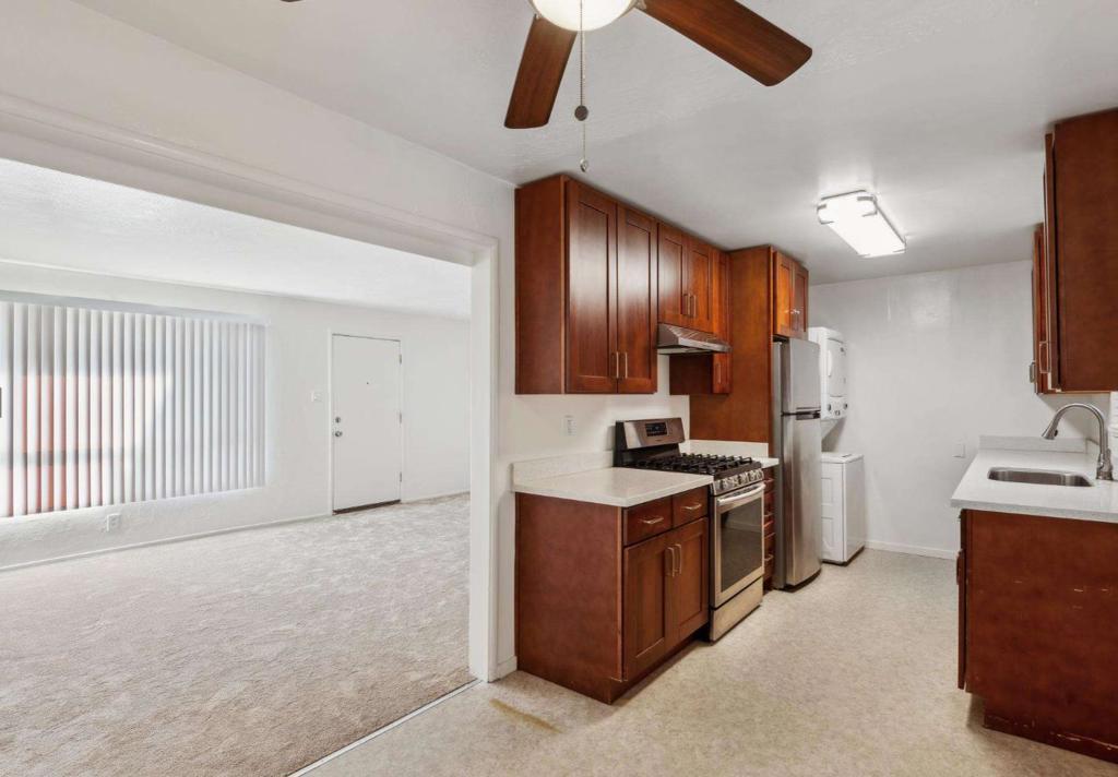 1327 Ashby Avenue Property Photo 8