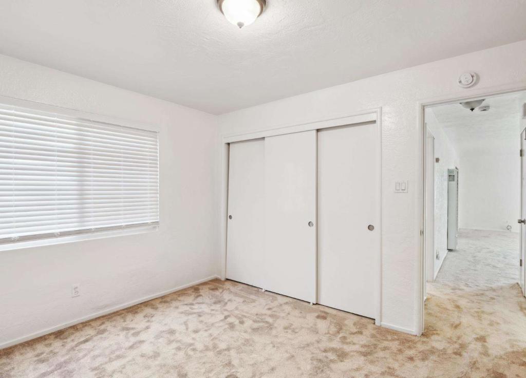 1327 Ashby Avenue Property Photo 10