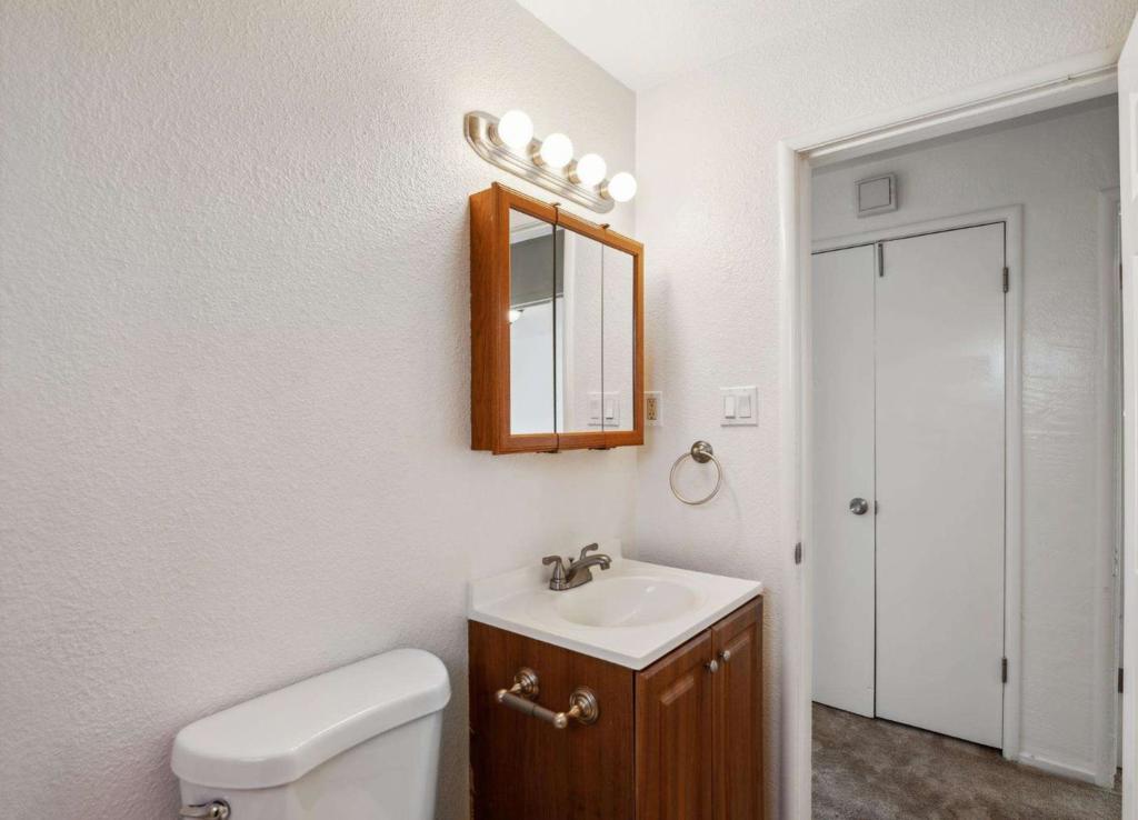 1327 Ashby Avenue Property Photo 11