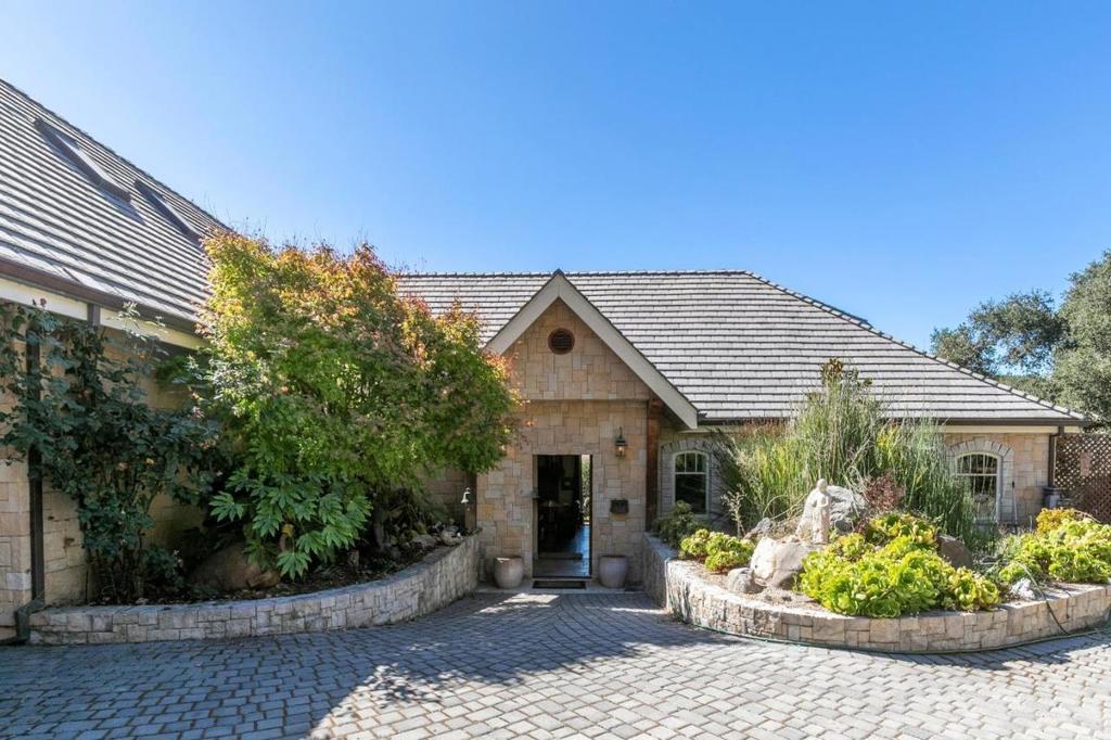 11709 Camino Escondido Road Property Photo 1