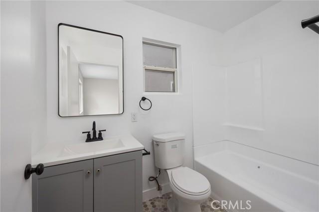 2627 W Vernon Avenue Property Photo 12