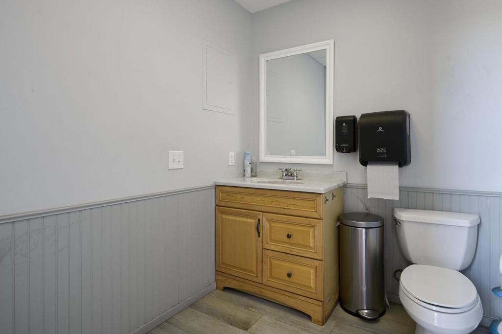 1100 Industrial Road 18 Property Photo 20