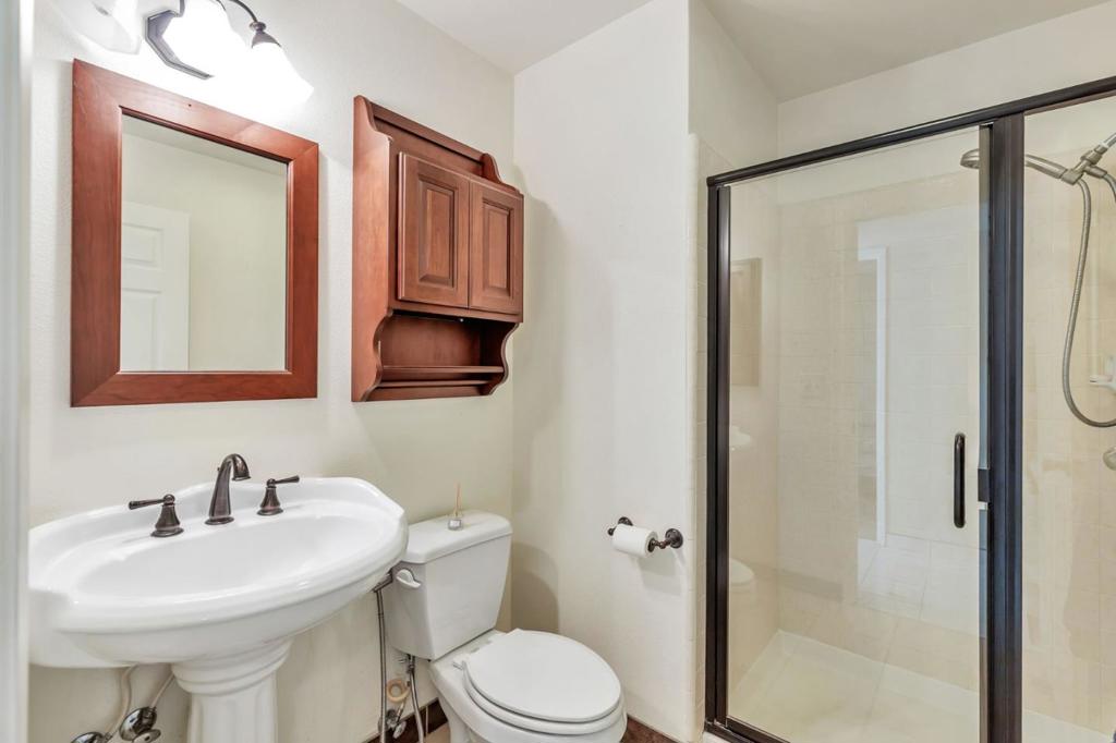 1206 Sycamore Court Property Photo 9