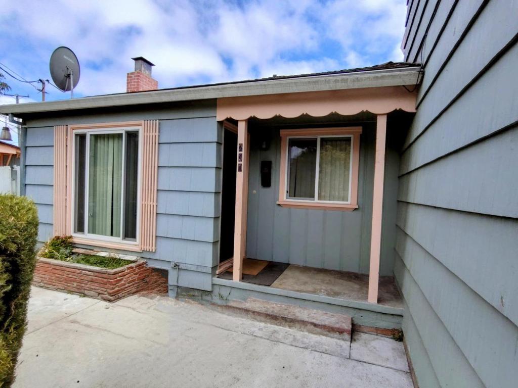 230 Paloma Avenue Property Photo 1