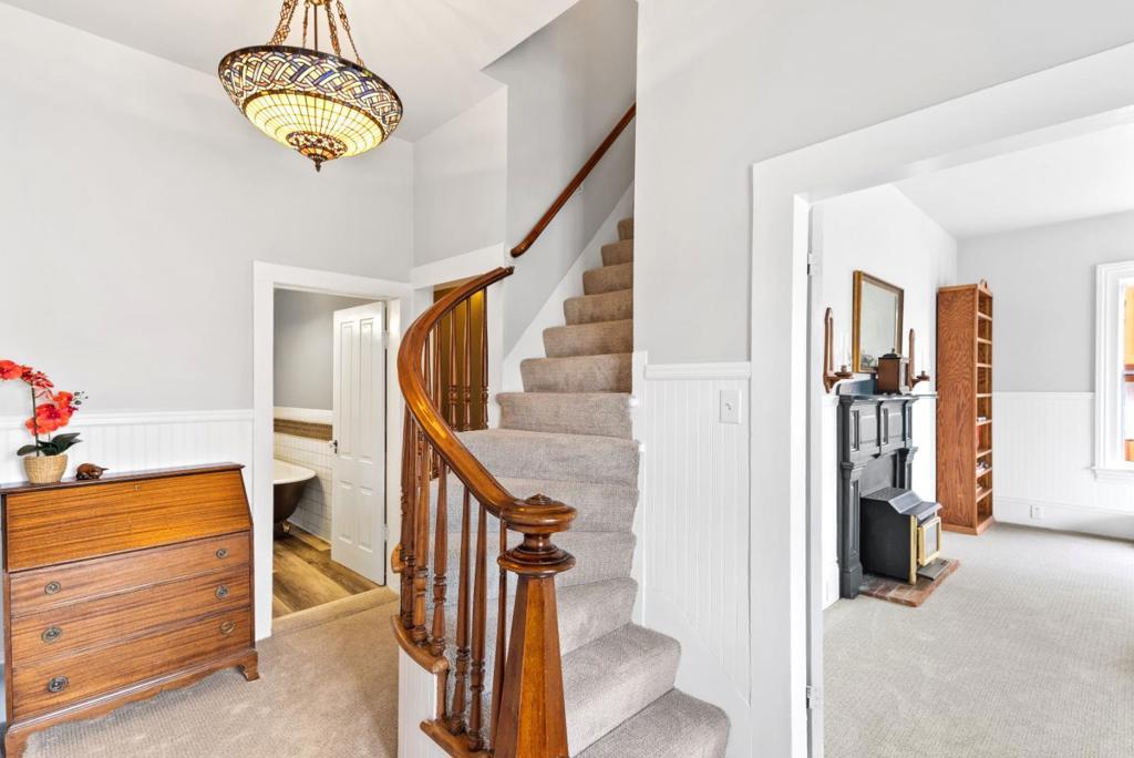 148 Mason Street Property Photo 8