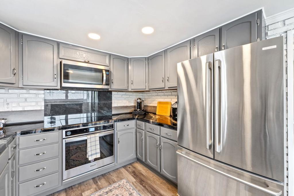 148 Mason Street Property Photo 13