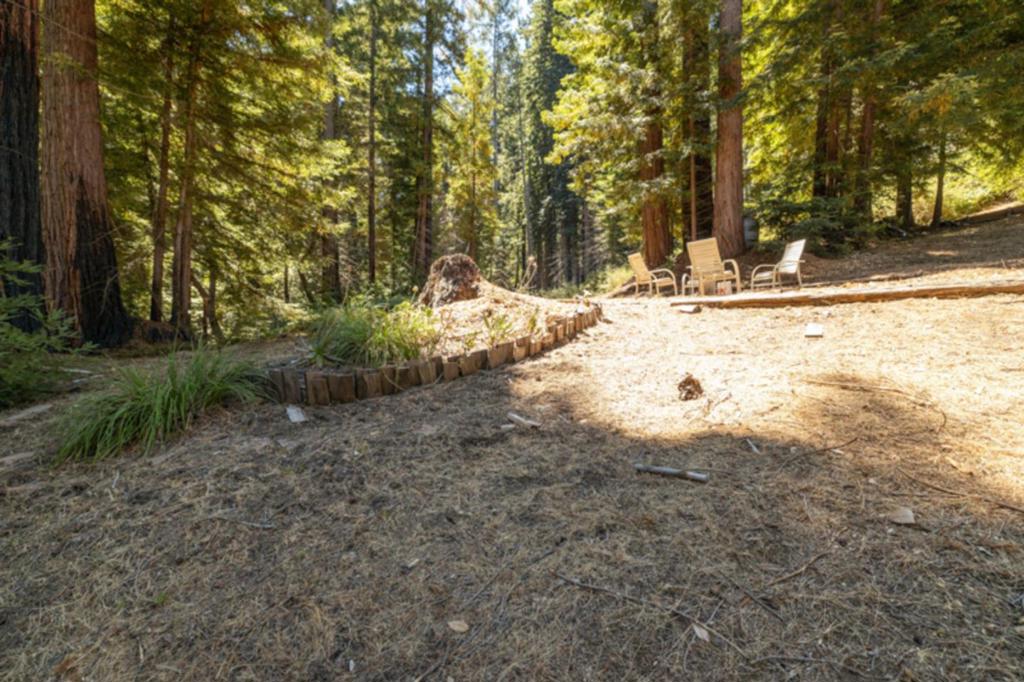 2472 Fanning Grade Property Photo 2