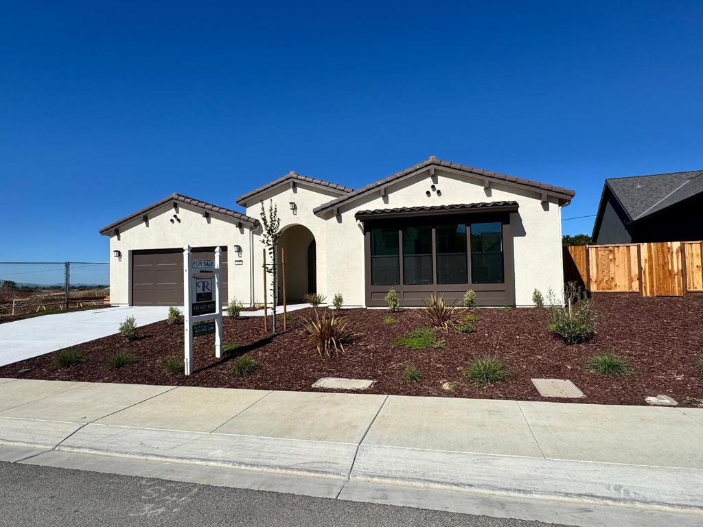 420 Maria Property Photo 2