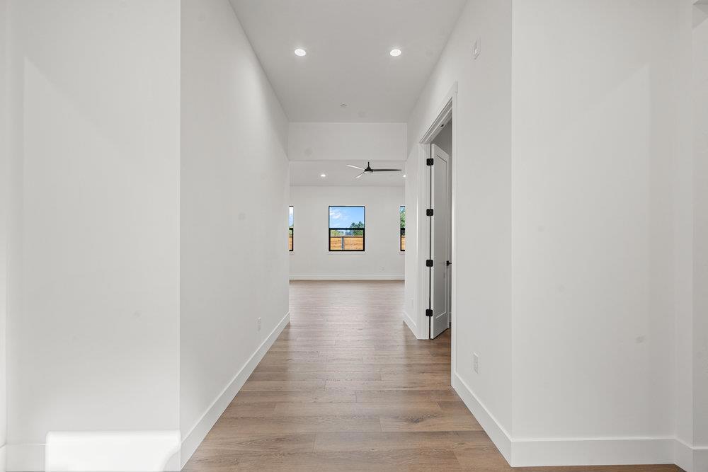 420 Maria Property Photo 5