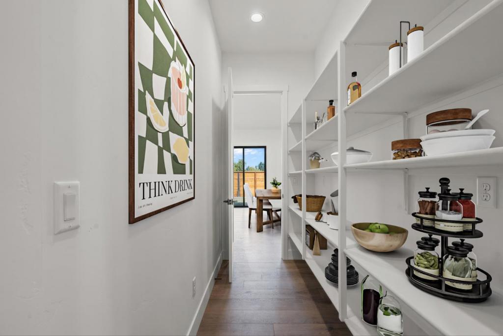 420 Maria Property Photo 25