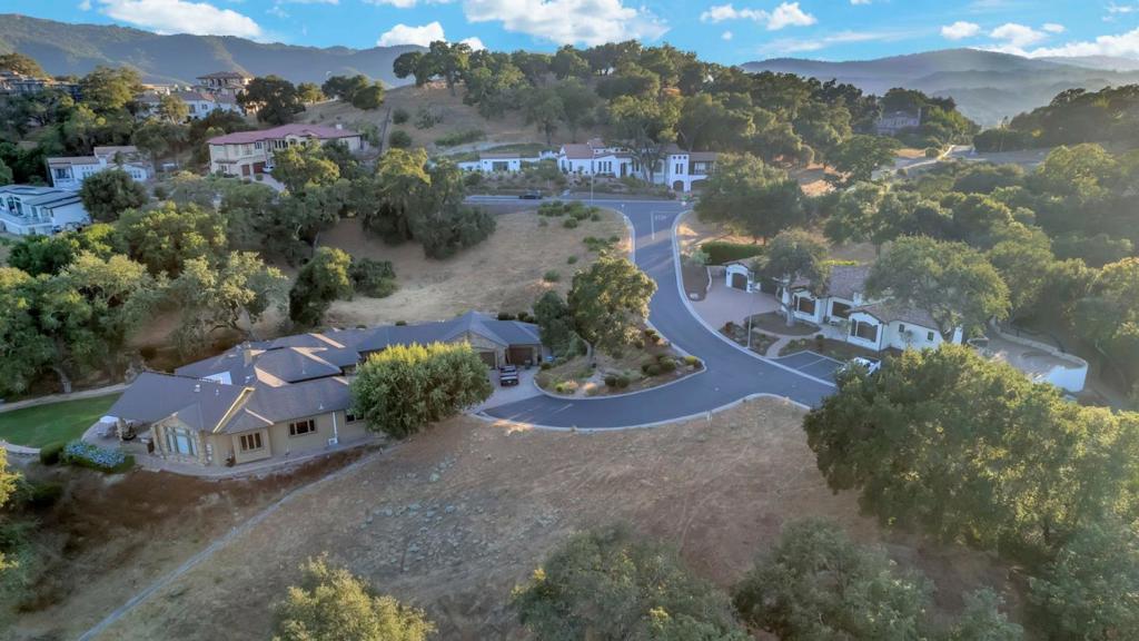 9250 Mahogany Property Photo 1