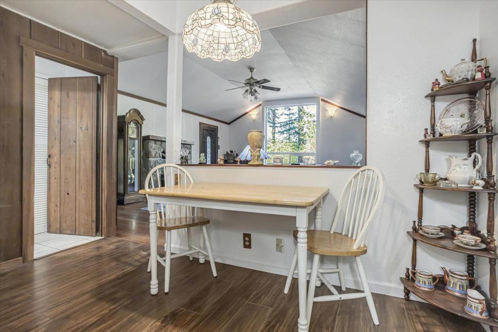 1045 Forest Way Property Photo 7